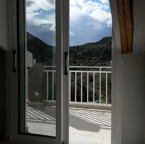 アパート Kallimos ヴァシリキ